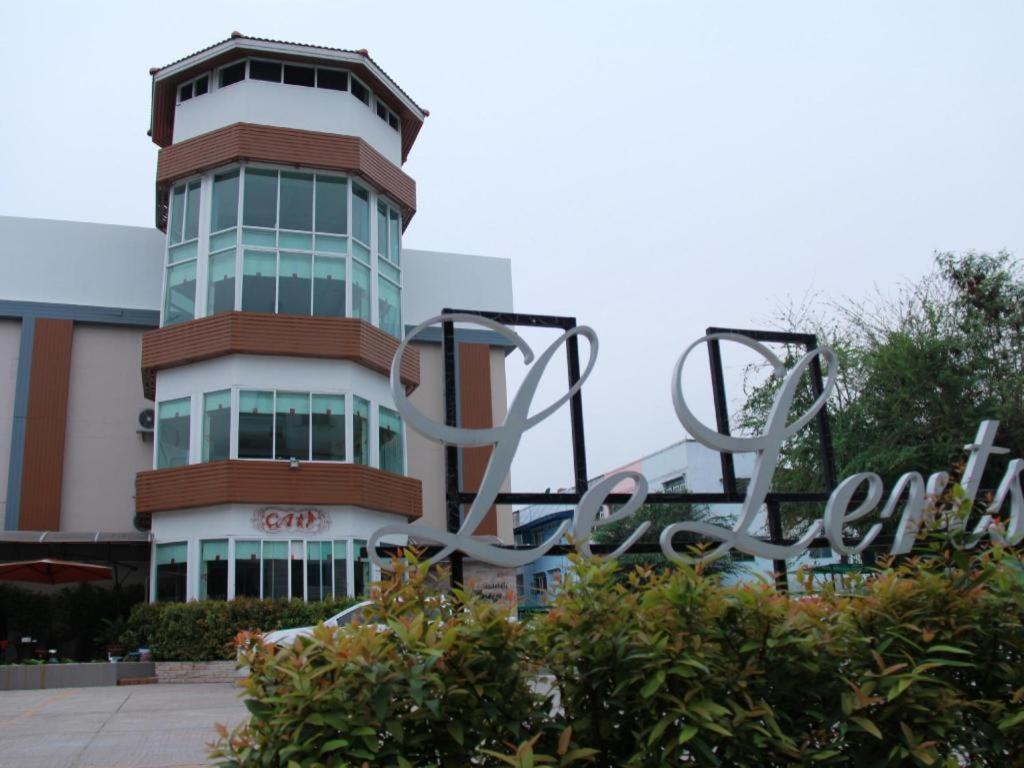 Hotel Le Lerts Living Khon Kaen Exterior photo
